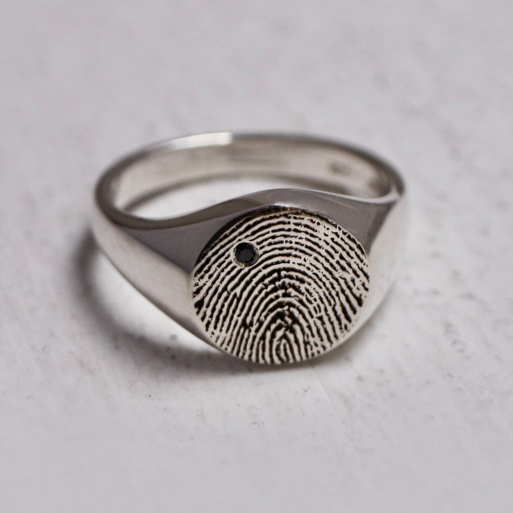 Medium Circle Signet Ring