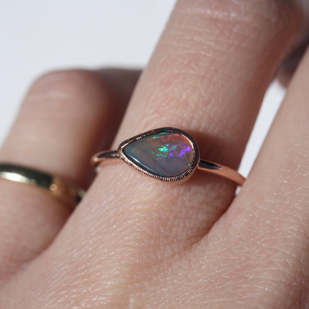9ct Gold Lighting Ridge Opal Ring