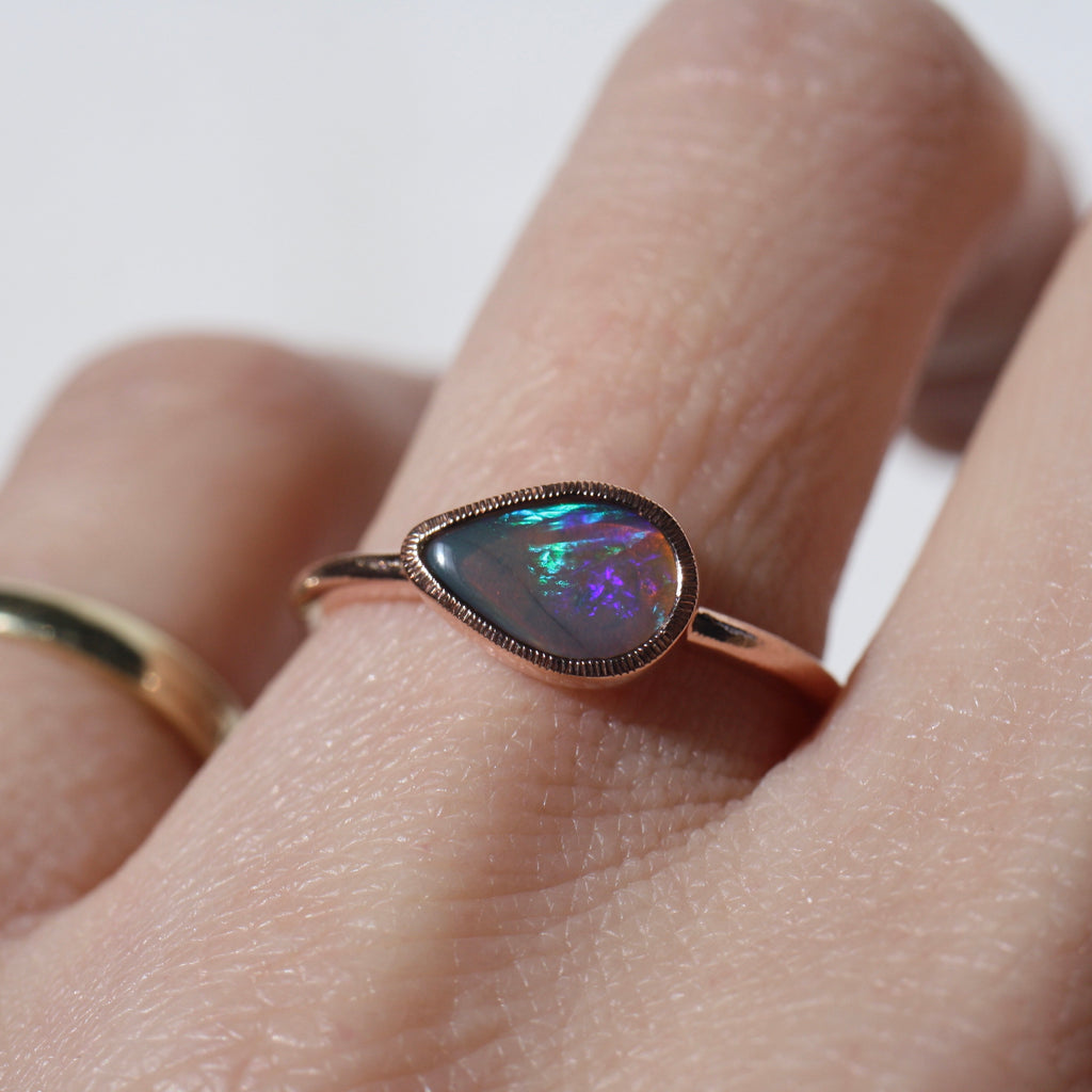 9ct Gold Lighting Ridge Opal Ring