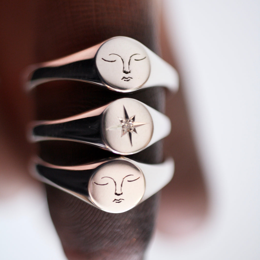Tranquil Face Signet Ring